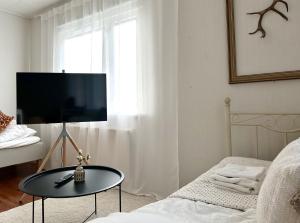 Palkinen I Rovaniemi - idyllic home in peaceful area, wifi & free parking