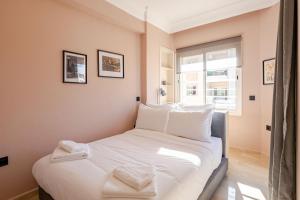 The 23 Princesses by IB Signature - Stylish 2 Bedroom Apt with Wifi, Self check-in - 24 x7 Security - City View - Walk to Cafes! City Centre