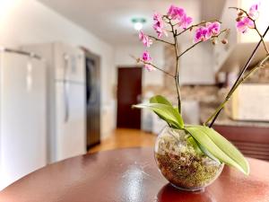 Casa Completa em Penha a poucos passos da PRAIA com Wi Fi TV e Cozinha Equipada Churrasqueira Privativa Ares condicionados Perfeito para Férias em Família Reserve agora mesmo!