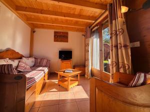 Appartement en duplex avec piscine à Samoëns - FR-1-624-12