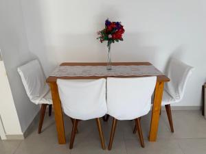 Praia Ingleses ap centro climatizado - 2 quartos - máximo 3 pessoas