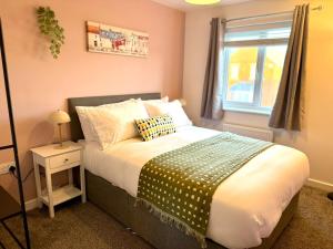 3 Bed House Near Airport & City Free Parking