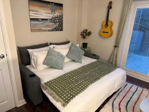 3 Bed House Near Airport & City Free Parking