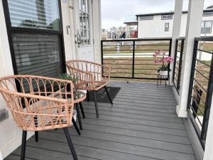 NEW! Firefly Moonlight Views Lot 54 Pool Playground Live Music Fredericksburg