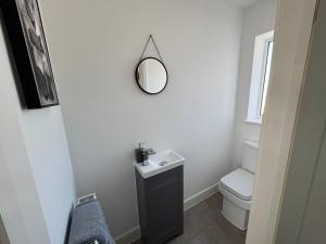 4 bedroom detached home sleeps 8