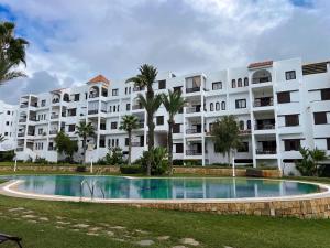 Grande terrasse ensoleillée à 5 minutes de la plage