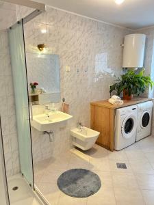 Apartments Bukor with seasonal pool