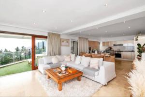 Mountain Oasis - Tide & Tranquility with Inverter