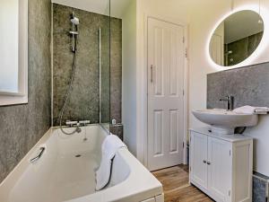 3 Bed in Crackington Haven 09117