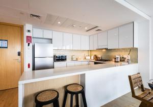 Stylish 2BR Escape in Mayan with Beach Access