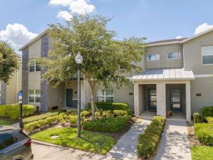 Luxury House with Private Pool and Resort