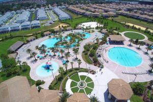 Luxury House with Private Pool and Resort