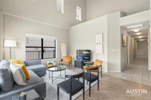 West Campus 8BR 5BA Dual Retreat Near Zilker, SXSW and Downtown by Austin Vacay