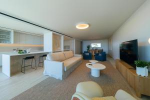 Savoy Monumentalis Ocean View By LM & AC Signature