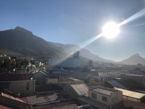 Modern Woodstock Studio with Table Mountain Views