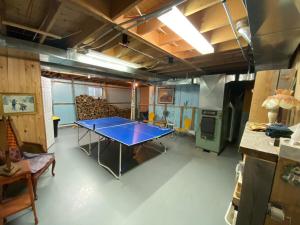 Chalet chaleureux 4 chambres avec spa et foyer, en pleine montagne