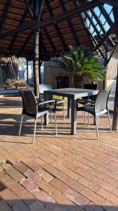 Aneiwa airport lodge