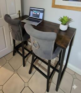 Contractors, Families ,4 Bed, Sleeps 9, Parking, Near MoD Bristol