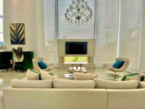 Linda casa de alto padrão condomínio Ilhas Resort