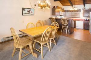 Mammoth Point #129 - Balcony with Mountain Views