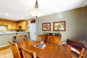 Northshore Lakeview Getaway