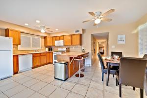 Newport Beach Simplicity