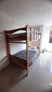 Casa A 13 minutos del aeropuerto Acceso A Baño, Cocina y Comedor Compartido