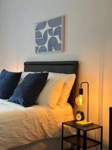 2BR Luxury Apt in Cathedral Quarter