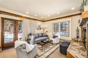 Cozy up in this Scenic 2BR Retreat Steps from Trails, Lifts & Village Dining