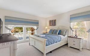 Luxurious 5BR Watersong Resort Villa | Private South-Facing Pool and Spa