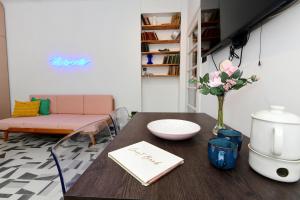 NEON super central spacious new studio on park with view