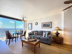 Ilikai Marina 1BR Condo, Ocean View Haven