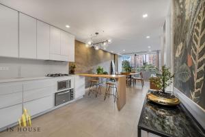 Provenza Life 1001 - Airy apt w priv balcony & gym