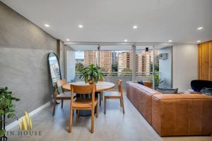 Provenza Life 1001 - Airy apt w priv balcony & gym