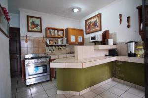 Room E in Heredia – Excellent location