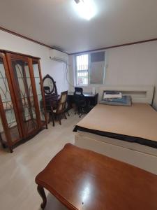 Sinchon House close to the airport