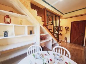 Ap amplo p 12 pessoas + Wi-Fi & ar perto da Rua Torta