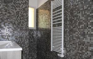 Stunning Home In Ampus