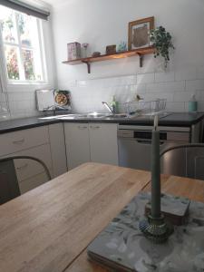 Lavender Cottage - Cute, Cosy & Pet Friendly