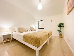 Entire 2 Bedroom Family Friendly House in Belem Lisbon 3 to 5 Guests