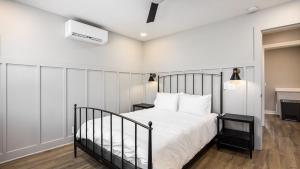 The Nomad 8BR Buyout 32 Guests in Hillsboro