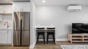 The Nomad 8BR Buyout 32 Guests in Hillsboro