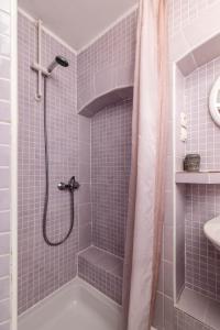 Studio Basanija 7148a