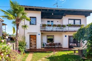 Apartments with parking space Dolinci, Umag - 7111