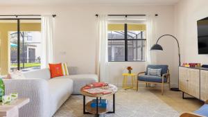 Sleeps 18 Family Retreat w Game Room Pool Resort Access Shadow Mountain