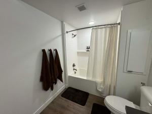 Bright Home 10 Min to Disneyland Pool & GYM