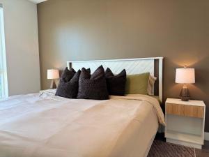 Bright Home 10 Min to Disneyland Pool & GYM