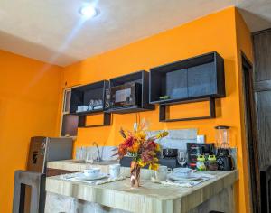 Romantic Escape I 500m Beach I Memory Foam King Bed I AC Kitchen WiFi Value Stay 1A