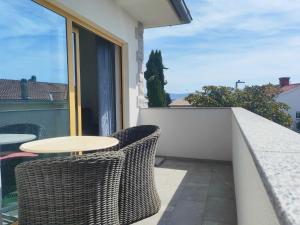 Lovely Sea View Apartments Krk - Comfort One Bedroom Apartment with Sea View