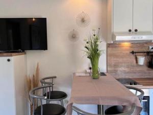 Apartments Valentinovo - One Bedroom Apartment With Sea View B